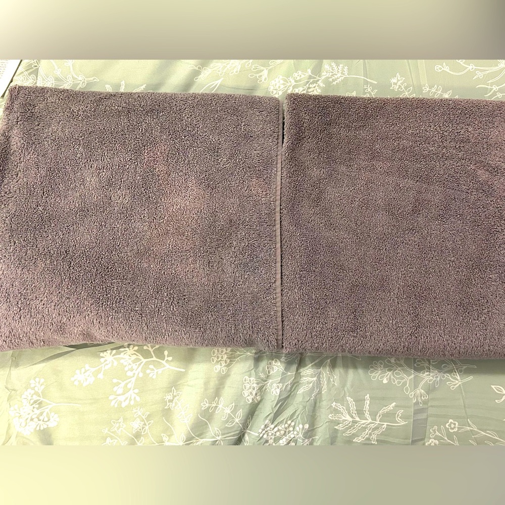 2 Light Purple Bath Towels